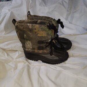 Boys Crater Ridge Size 2 Camo Winter Boots